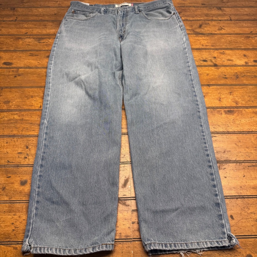 Levis 550 Relaxed Fit Jeans Mens 38x30 Light Wash Blue Denim Distressed Hems